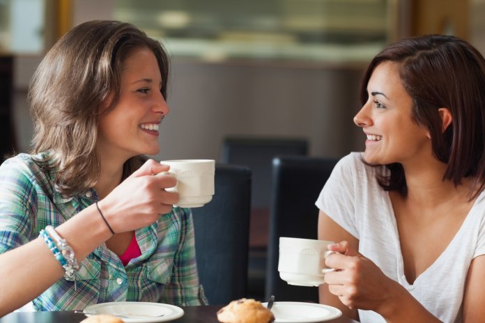 Tomar café com um amigo: uma das melhores terapias do mundo!