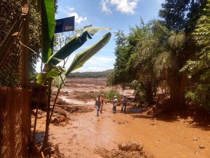 Barragem da Vale se rompe em Brumadinho, causa destruição e deixa desaparecidos