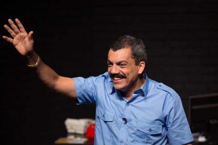 ‘O Porteiro – A Comédia’, espetáculo protagonizado pelo ator Alexandre Lino fará duas únicas apresentações no Teatro das Artes