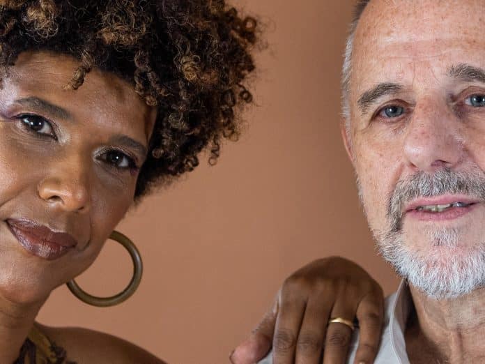 Sandra Fidalgo e Swami Jr. lançam disco autoral ‘Manhã Azul’, em show no Teatro B32
