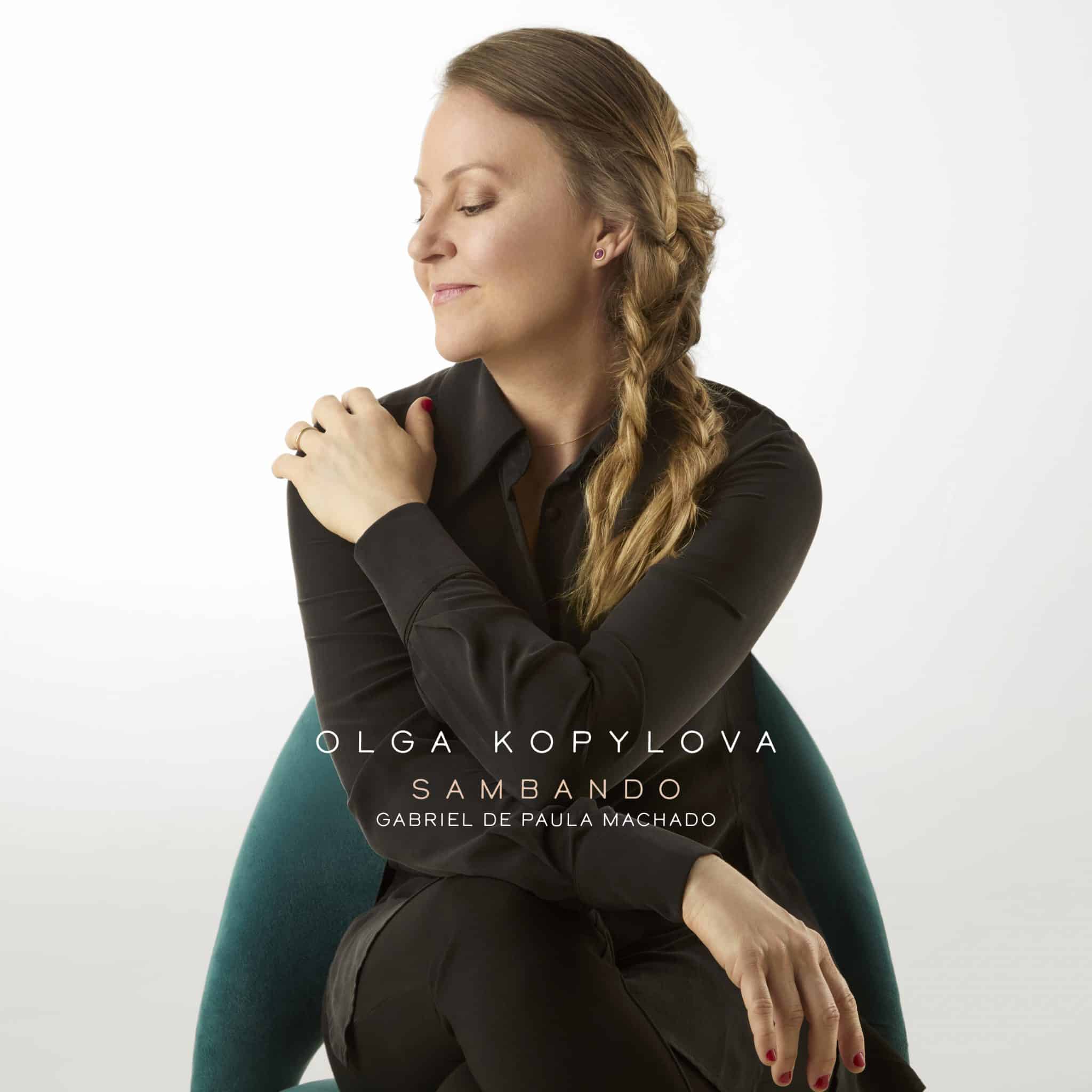 revistaprosaversoearte.com - Olga Kopylova lança o terceiro single 'Sambando'