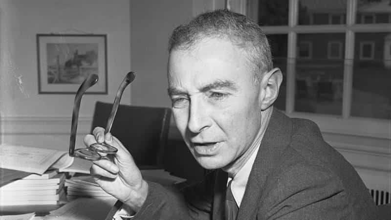 revistaprosaversoearte.com - Quem foi Lewis Strauss, o eterno inimigo de Oppenheimer, o 'pai' da bomba atômica