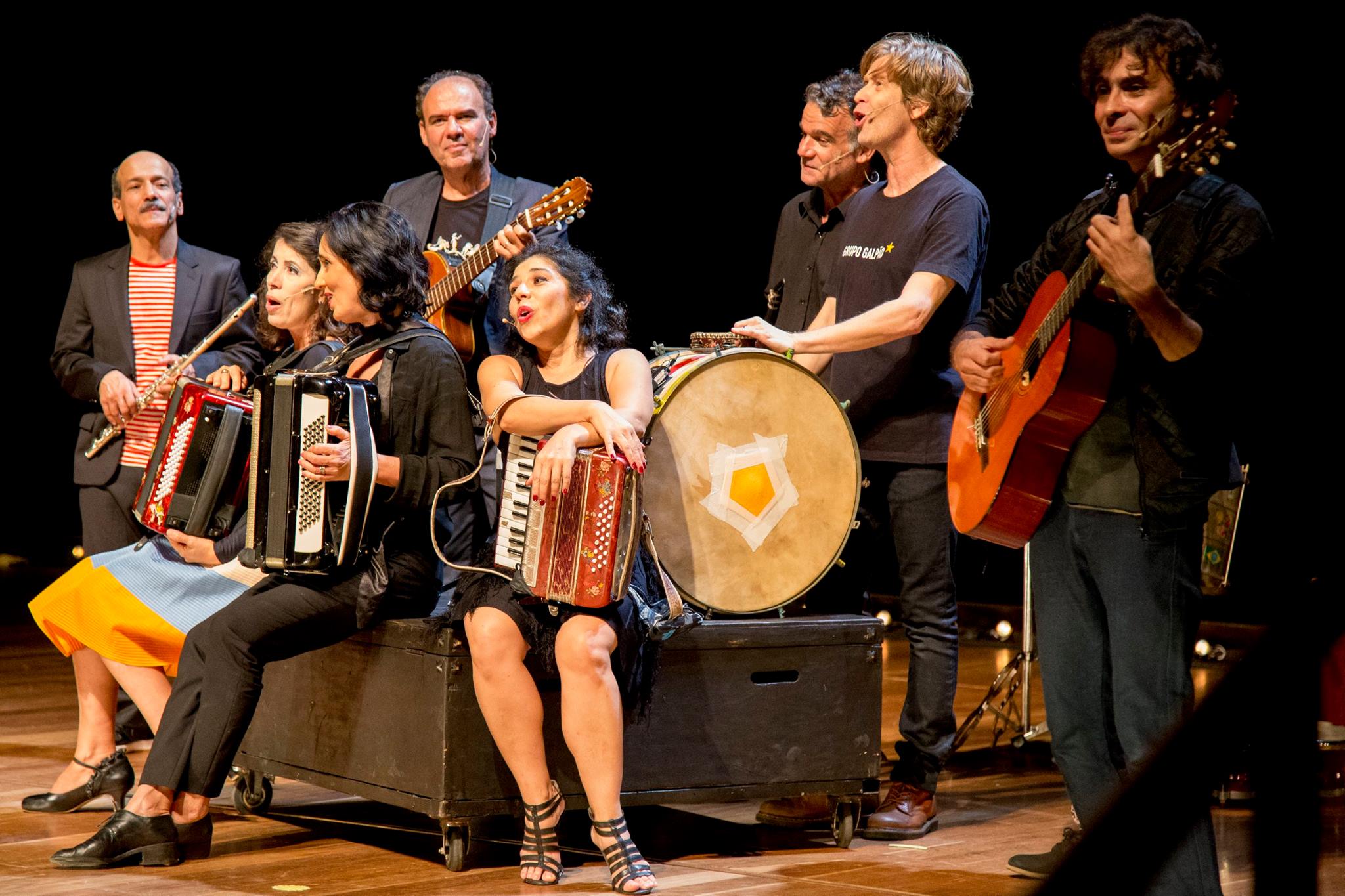 revistaprosaversoearte.com - Grupo Galpão apresenta 'De Tempo Somos – Um Sarau do Grupo Galpão' no Teatro J. Safra