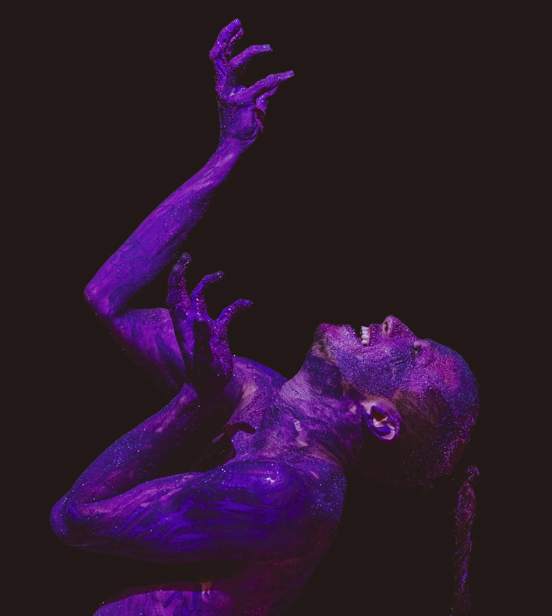 revistaprosaversoearte.com - Gana Coletiva estreia 'Roxa' - espetáculo de dança e performance nos teatros de São Paulo