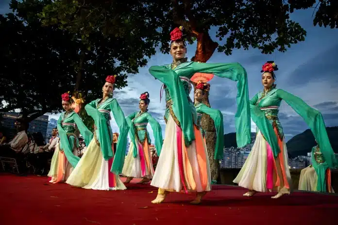 ‘Sonhos Conectados: uma dança entre Brasil e China’, espetáculo estreia no Teatro Raul Cortez