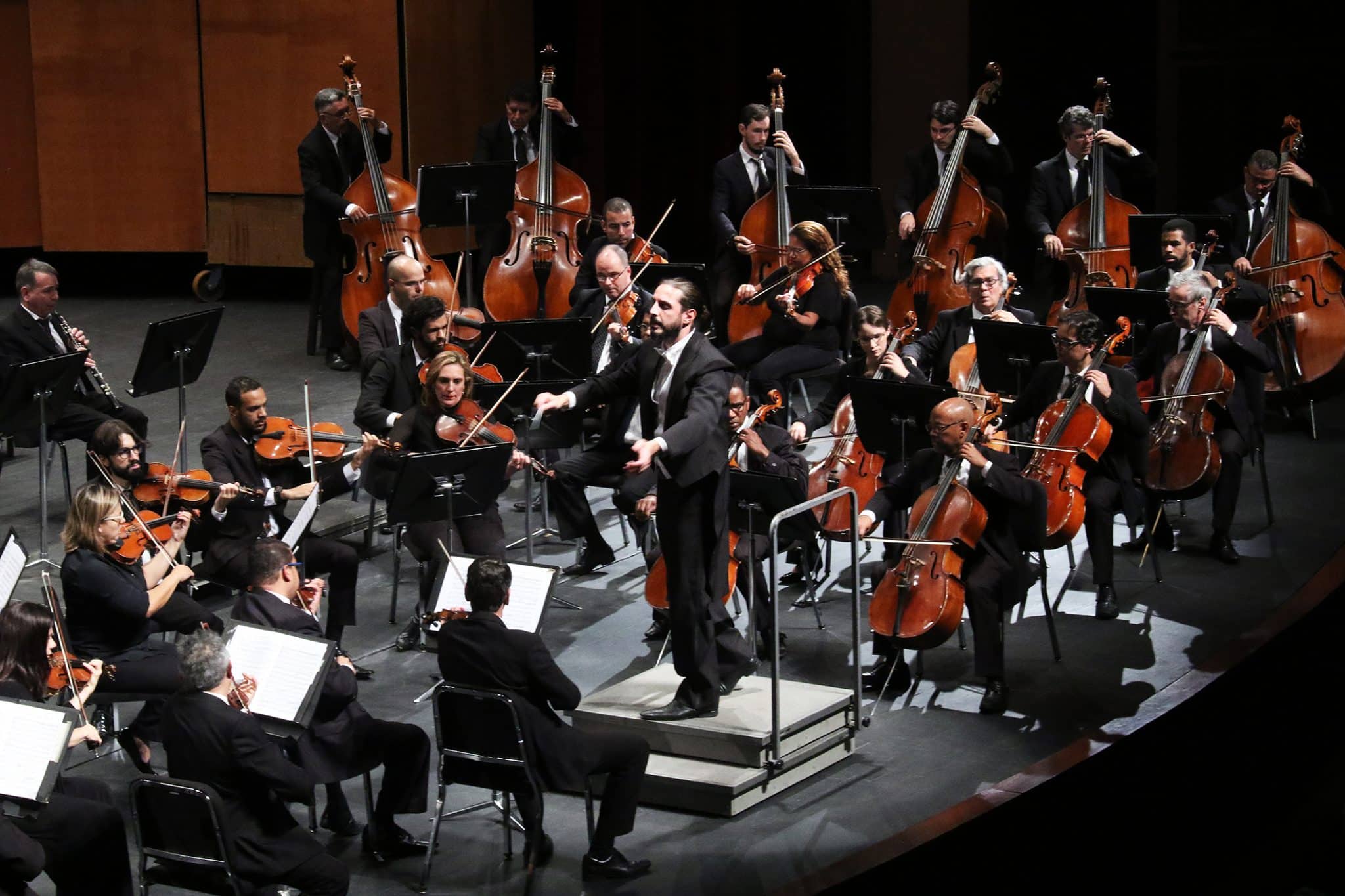 revistaprosaversoearte.com - Maestro João Carlos Martins rege a OSMG no Festival Acessa BH 2024