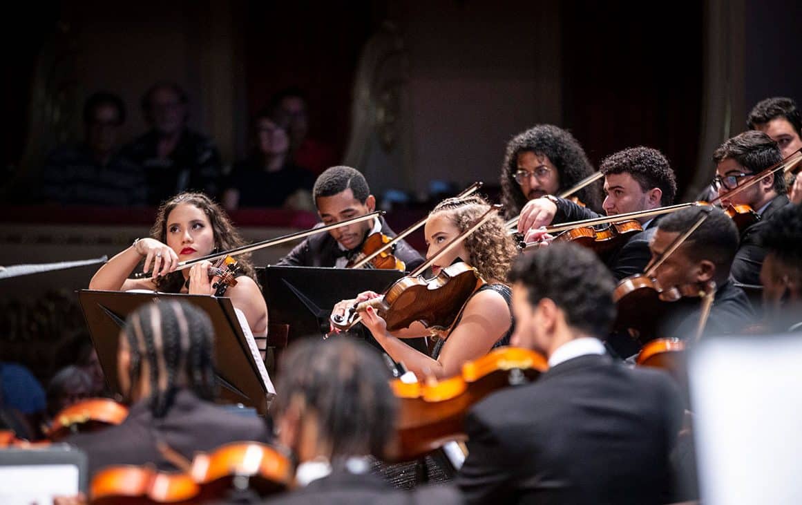 revistaprosaversoearte.com - Orquestra Sinfônica Jovem do Rio de Janeiro e a pianista Olga Kopylova no Theatro Municipal do Rio de Janeiro