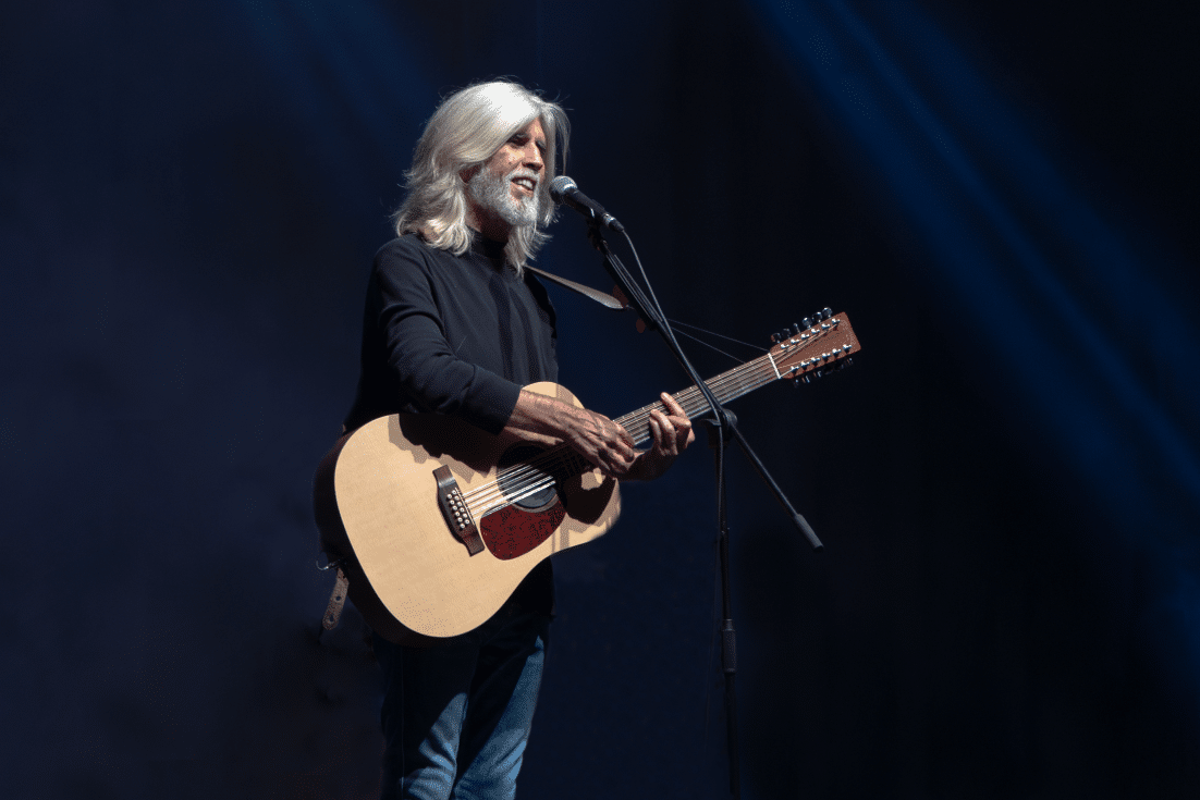 revistaprosaversoearte.com - Turnê - Oswaldo Montenegro comemora 50 anos de carreira com show no Rio de Janeiro