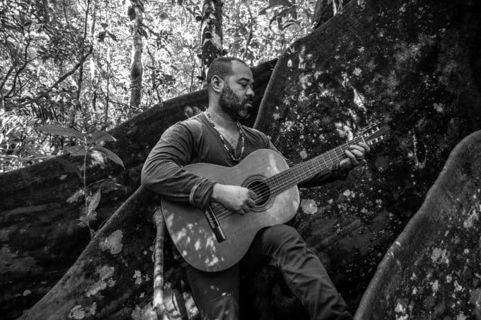 Violonista carioca Patrick Angello lança álbum ‘Violão Afro-Brasileiro’, pela Kuarup