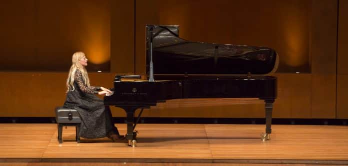 Valentina Lisitsa pianista ucraniana faz recital na Sala São Paulo