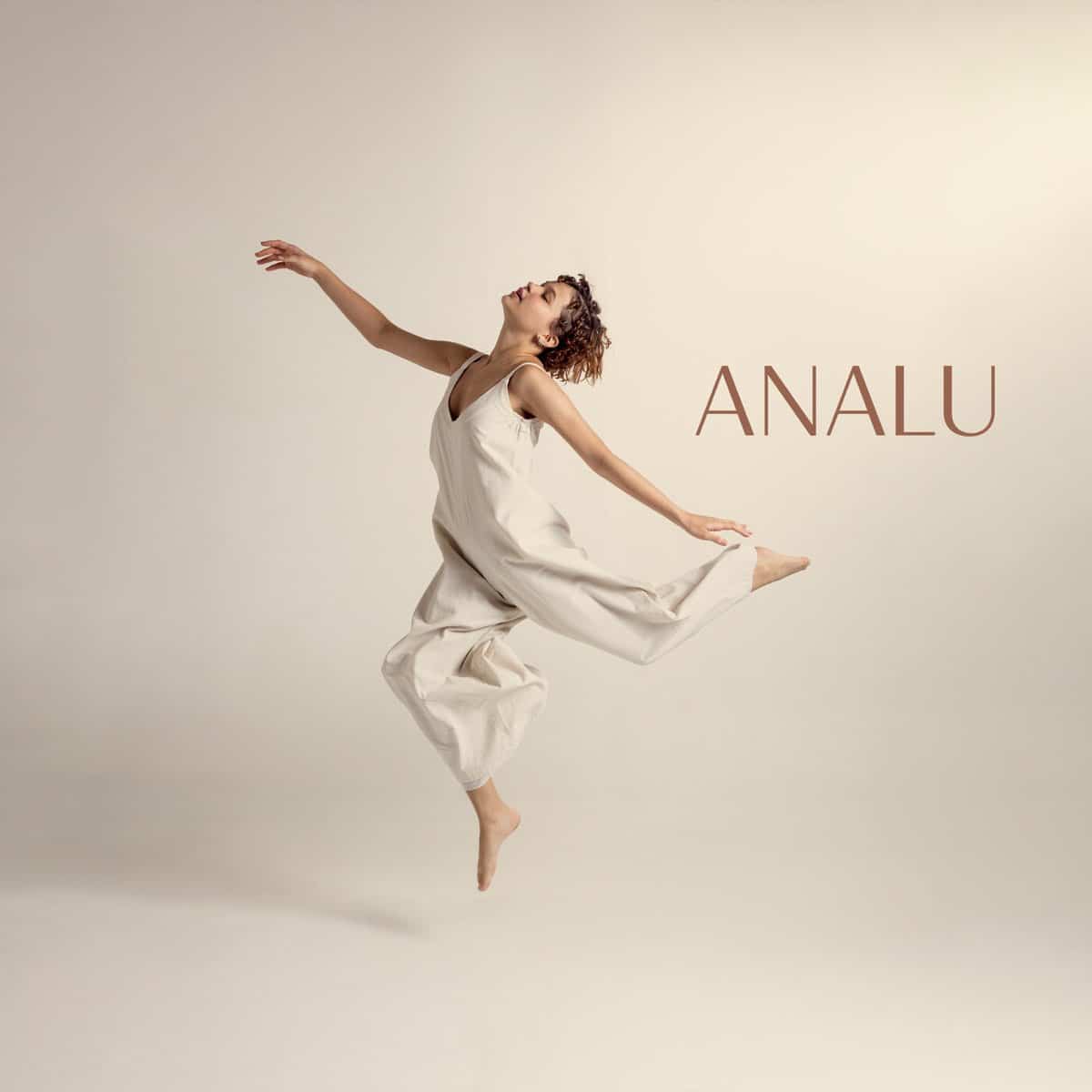 revistaprosaversoearte.com - Álbum 'Analu' | Analu Sampaio