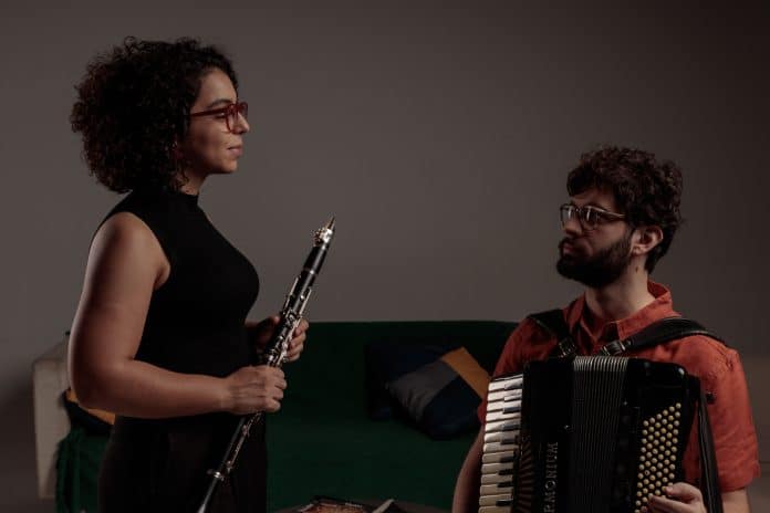 Duo Conversa Brasileira lança álbum ‘Prosas’