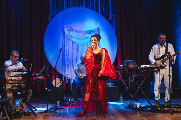 Blue Note Rio | Show da cantora Jana Linhares