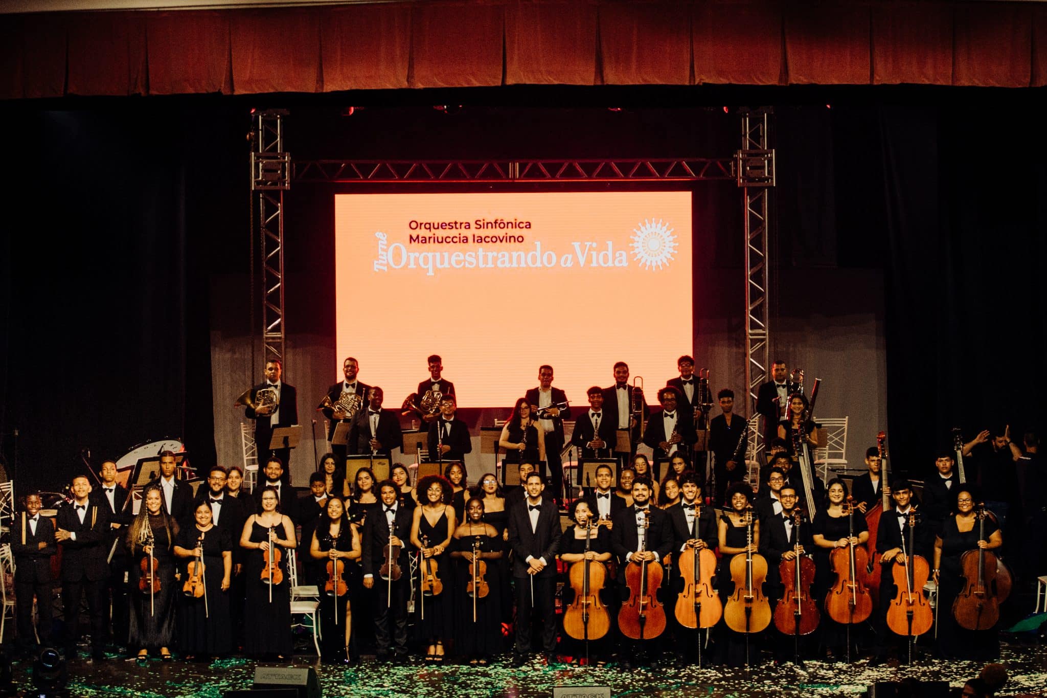 revistaprosaversoearte.com - Dellarte | Orquestra Sinfônica Jovem Maciuccia Iacovino no Theatro Municipal do Rio de Janeiro