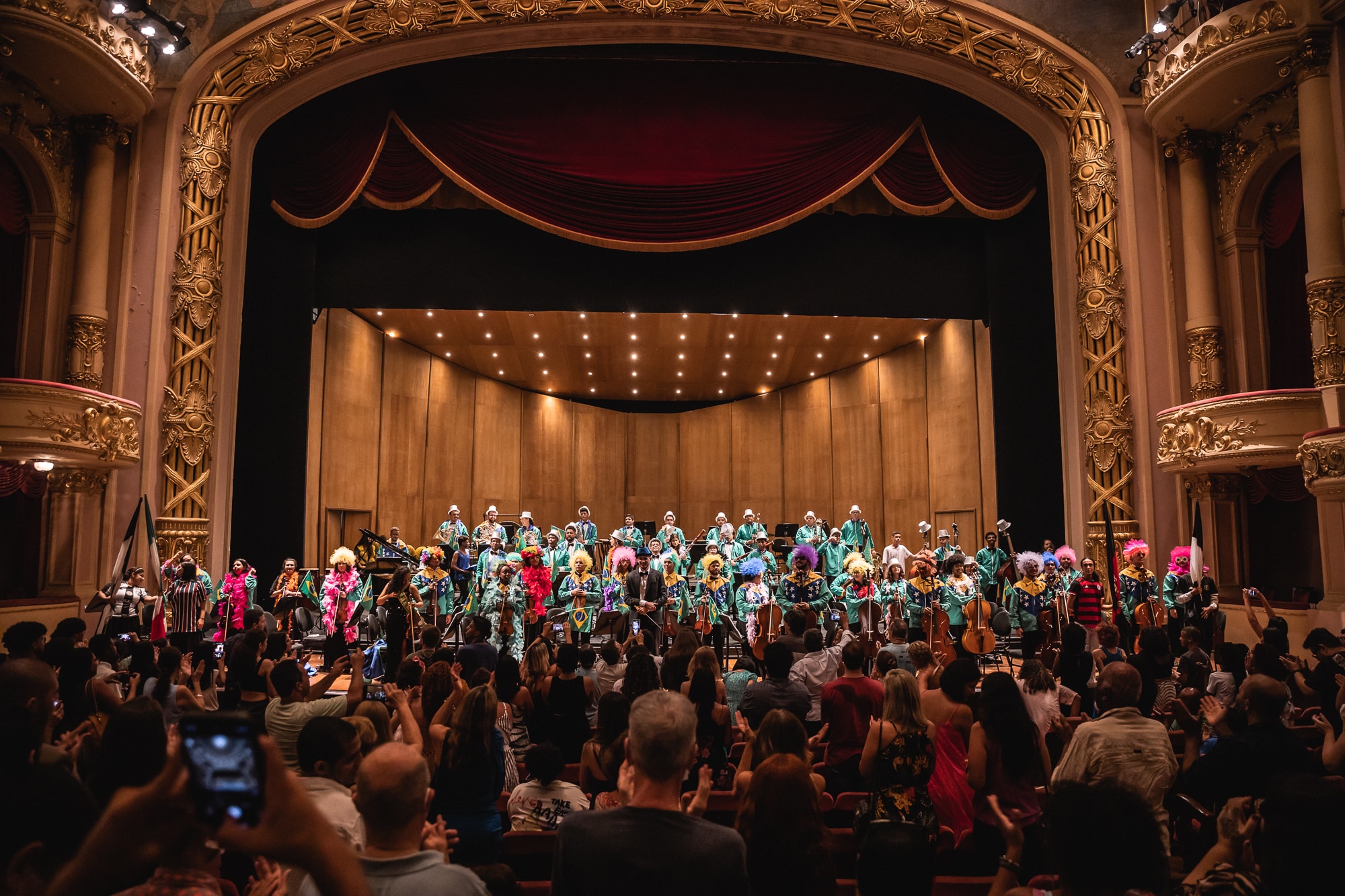 revistaprosaversoearte.com - Dellarte | Orquestra Sinfônica Jovem Maciuccia Iacovino no Theatro Municipal do Rio de Janeiro