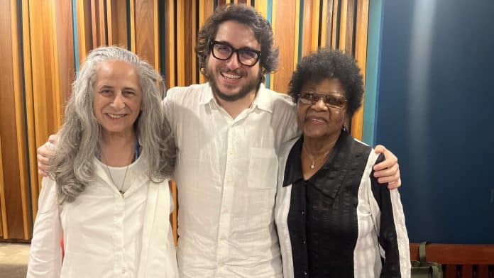 Alaíde Costa e Maria Bethânia unem suas vozes em ‘Ave Maria no Morro’