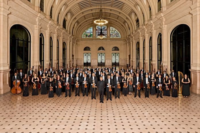 Osesp convida maestra Elena Schwarz e pianista Marc-André Hamelin, em programa com Mozart, Shostakovich, Webern e Marsalis