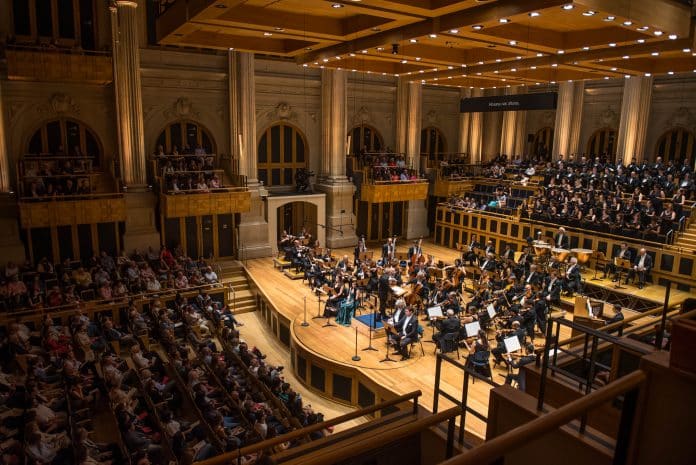 Osesp, Coro e cantores solistas apresentam magistral obra de Bach na Sala São Paulo