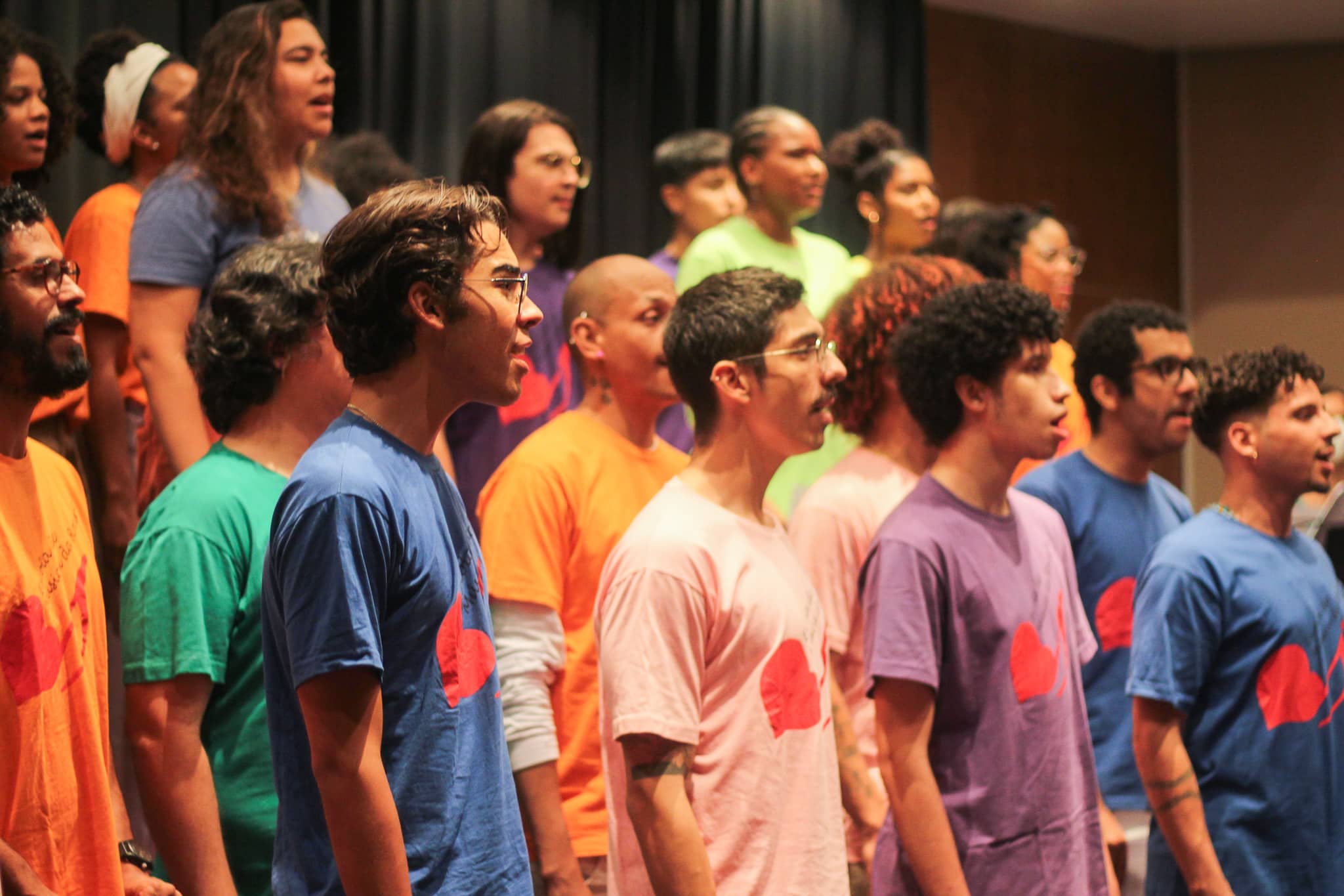 revistaprosaversoearte.com - O Teatro Fashion Mall abre as portas para o Concerto Especial de Final de Ano com grupos da Escola de Música da Rocinha