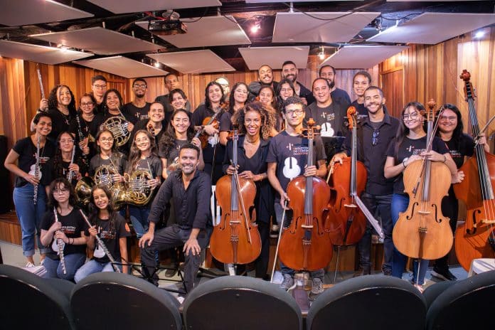 O Teatro Fashion Mall abre as portas para o Concerto Especial de Final de Ano com grupos da Escola de Música da Rocinha