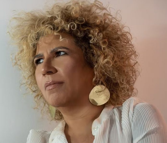 Rita Benneditto canta as águas no single ‘Plenitude’