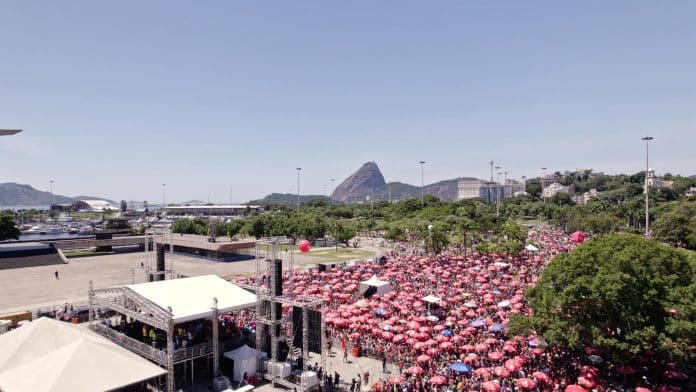 Carnaval 2025: Bloco do Sargento Pimenta celebra 15 anos com homenagem a Elis Regina