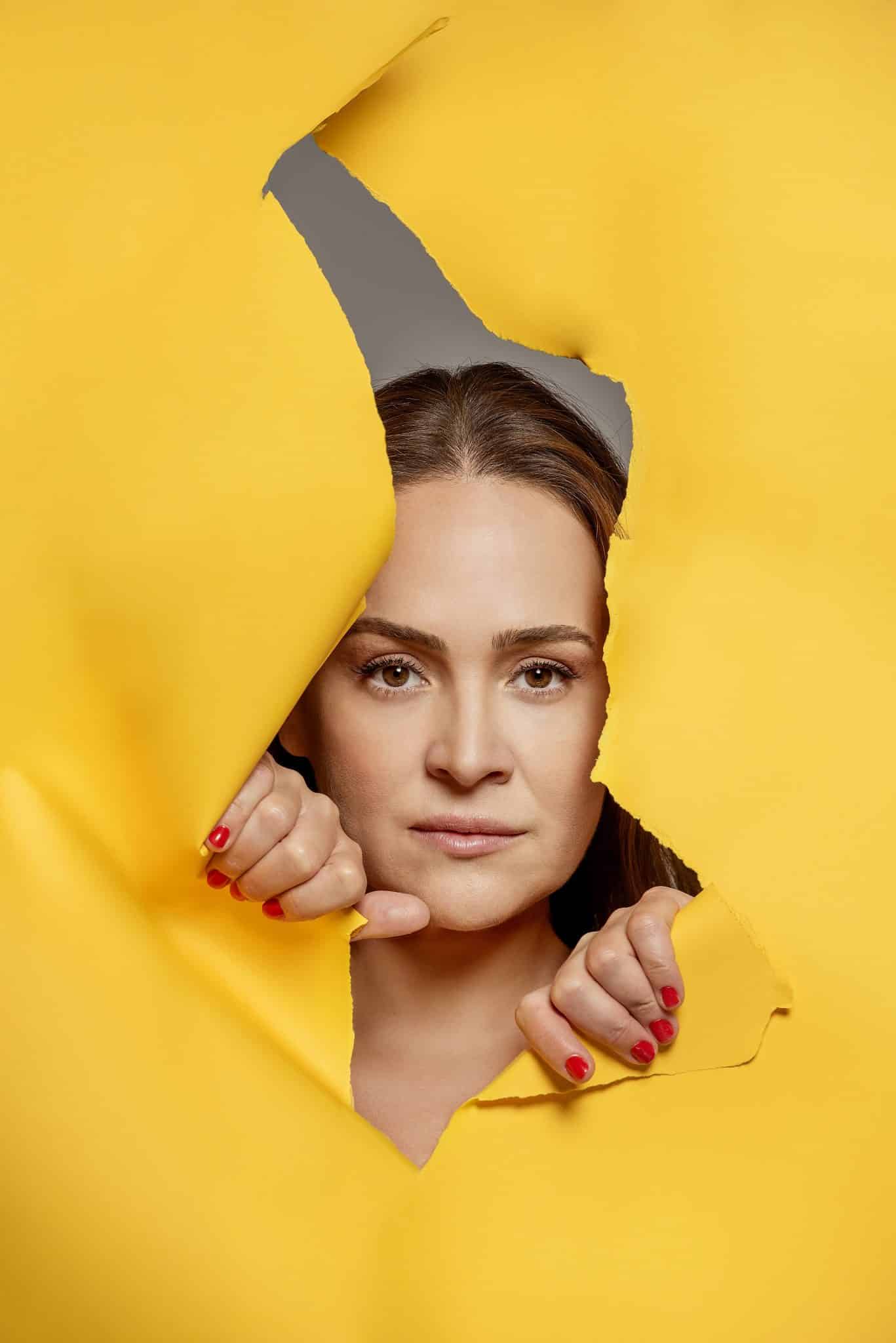 revistaprosaversoearte.com - Espetáculo 'O papel de parede amarelo e EU', com Gabriela Duarte estreia no Teatro Estúdio