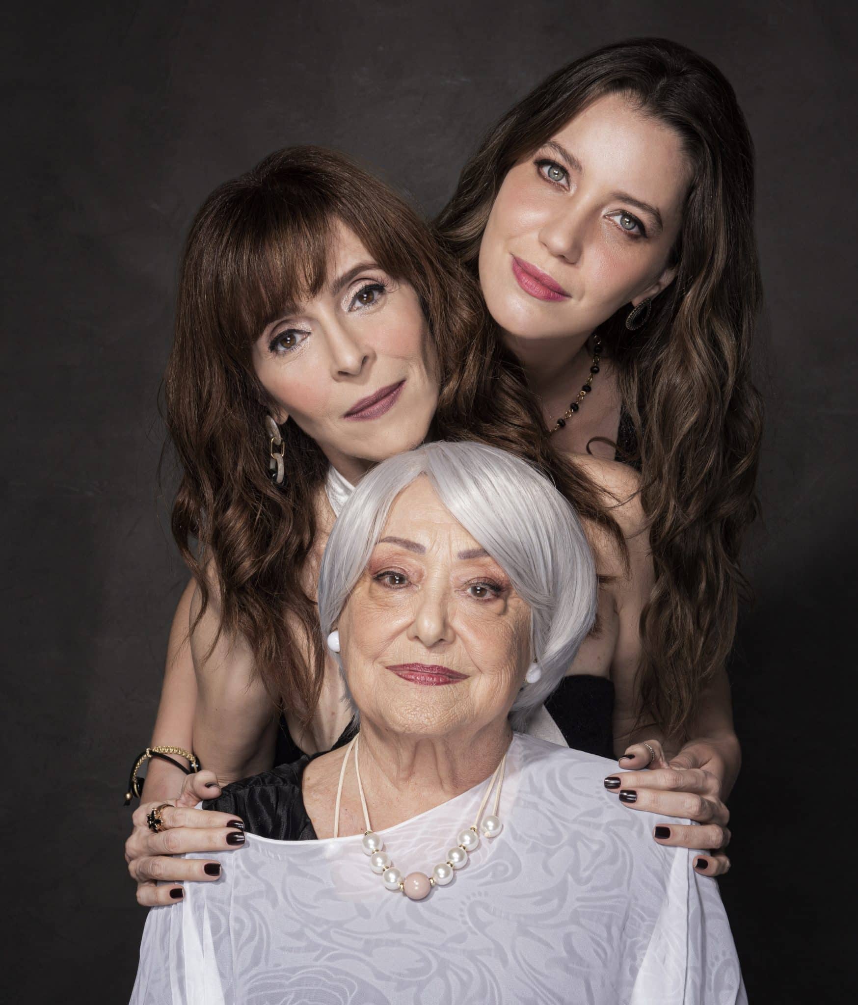 revistaprosaversoearte.com - Teatro Bravos | Suely Franco, Deborah Evelyn e Nathalia Dill estrelam Três Mulheres Altas