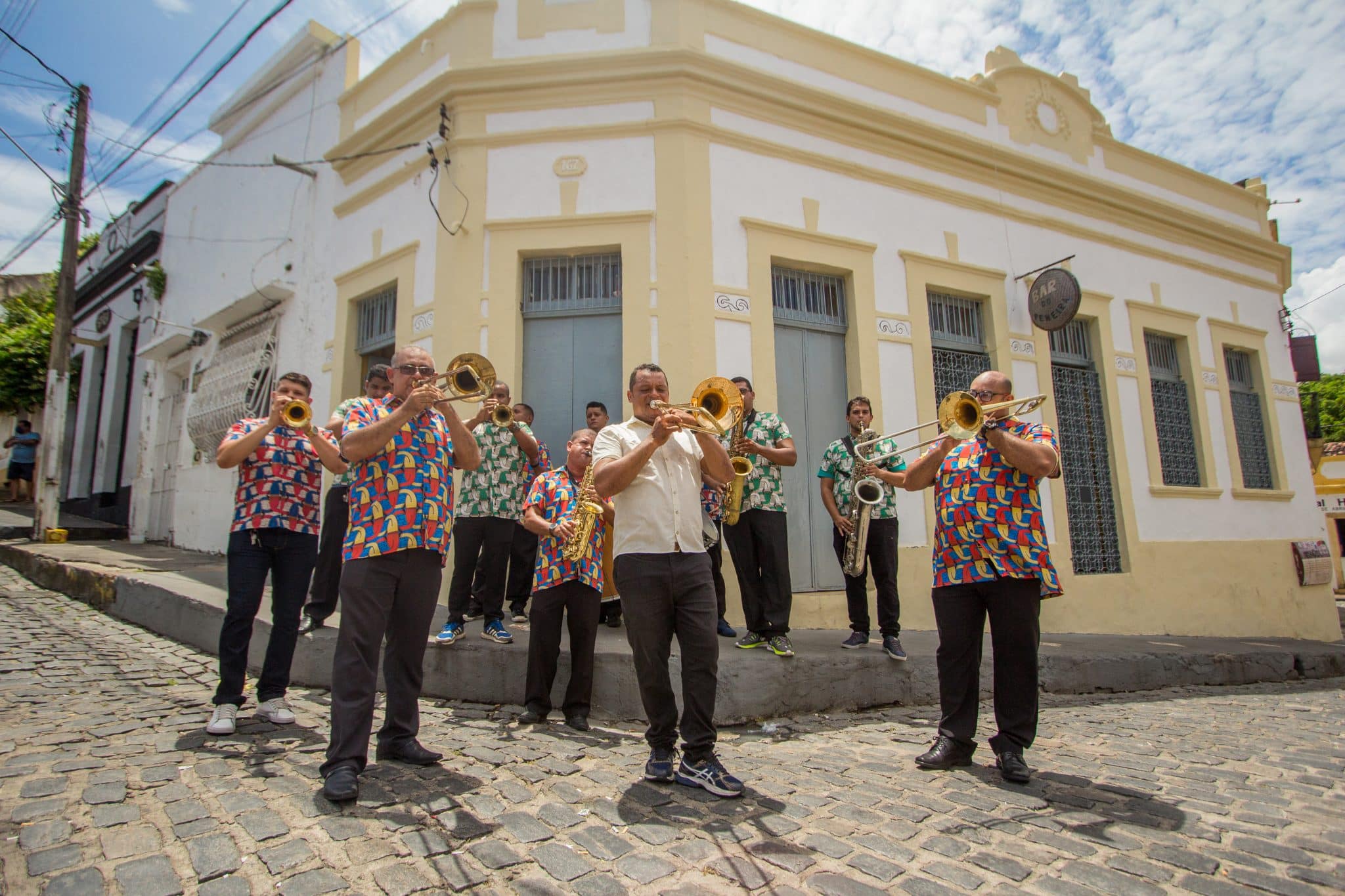 revistaprosaversoearte.com - FrevoEssência, segundo álbum da Orquestra de Frevo do Babá